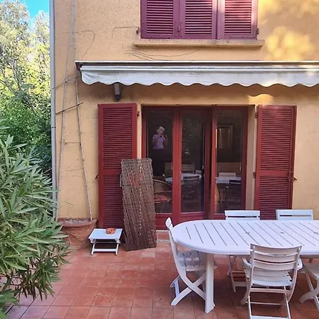 Pretty T5 With Wifigarden And Pool Saint-Raphael (Var)